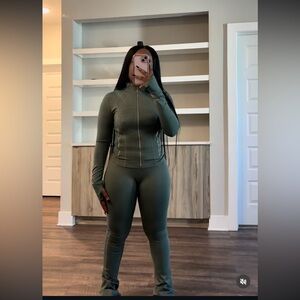 Light Olive green and gold accent zipper set